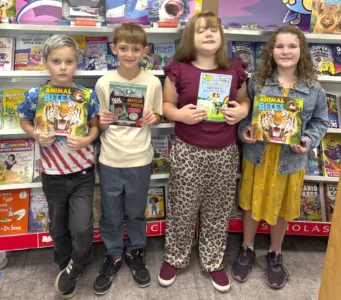 Sebring students gifted books through Scarpitti Foundation and Scholastic Books Partnership